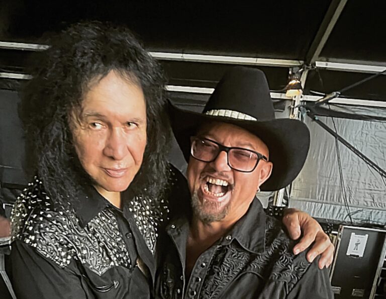 geoff-tate-with-gene-simmons-wacken-open-air